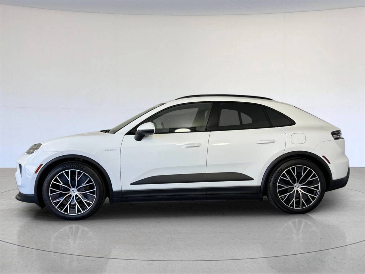 Used 2025 Porsche Macan Base with VIN WP1AD2XA2SL077937 for sale in Redwood City, CA