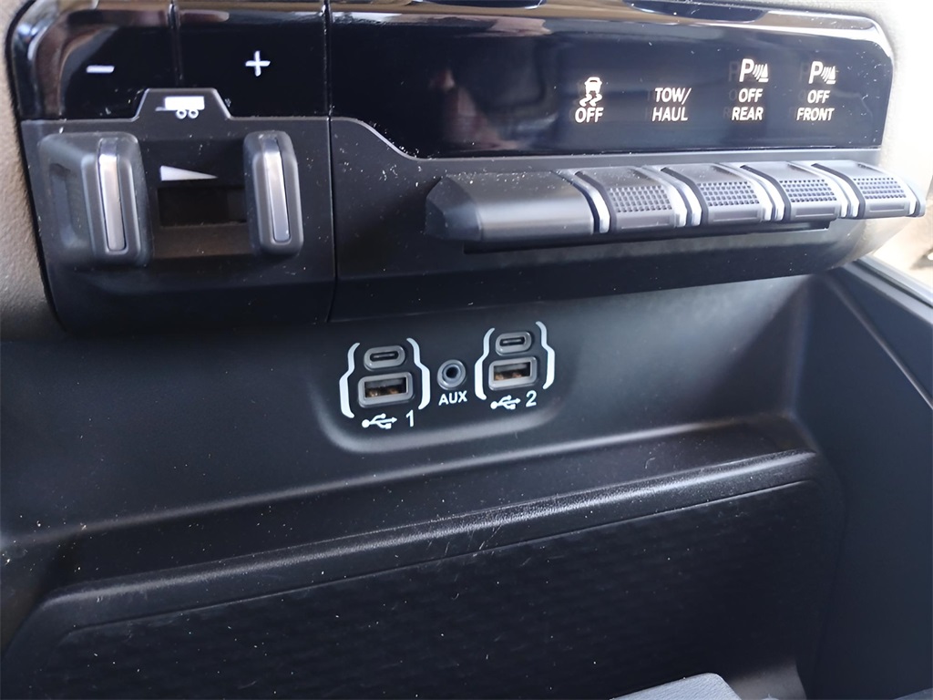 2020 Ram 1500 Laramie photo 23