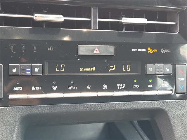 2019 Toyota Avalon Touring photo 20