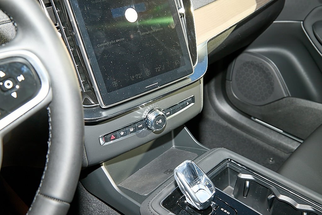 2026 VOLVO XC90 - Image 13