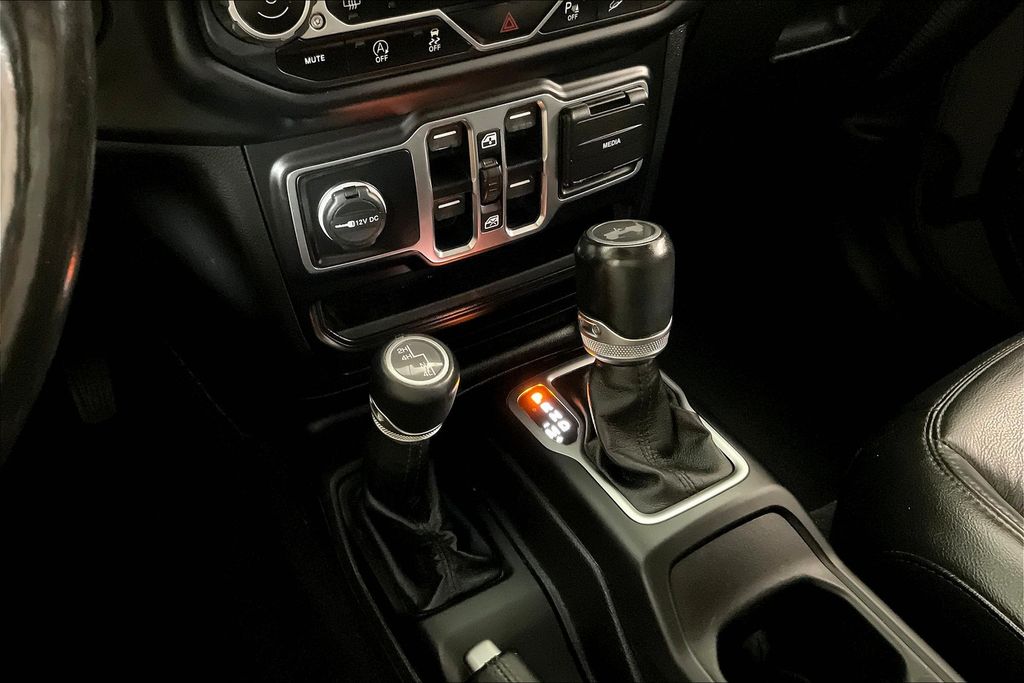 2021 Jeep Wrangler Unlimited Sahara Altitude photo 32