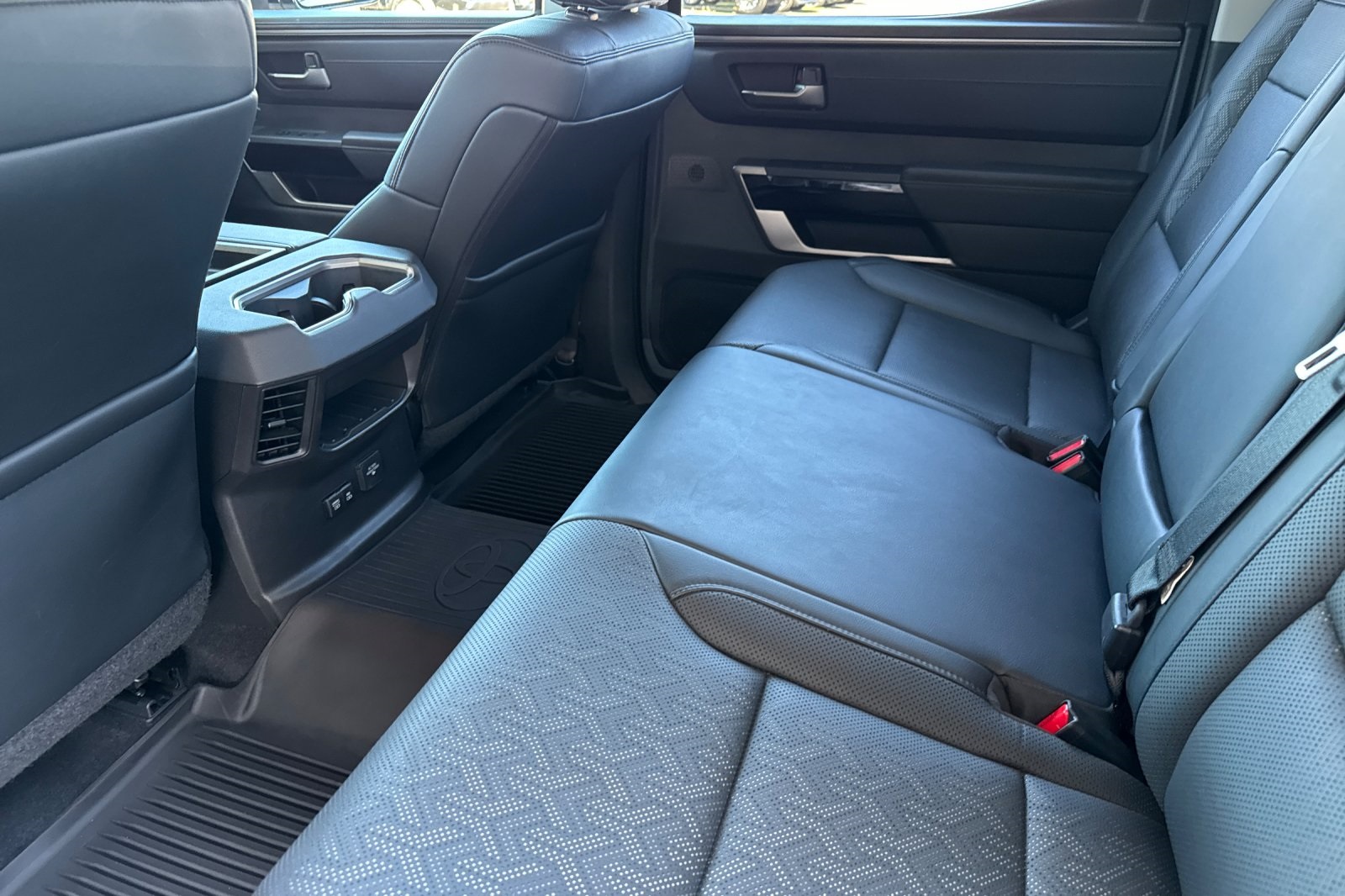 2022 Toyota Tundra Limited photo 12