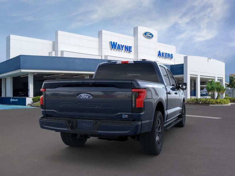 2025 Ford F-150 XLT photo 9