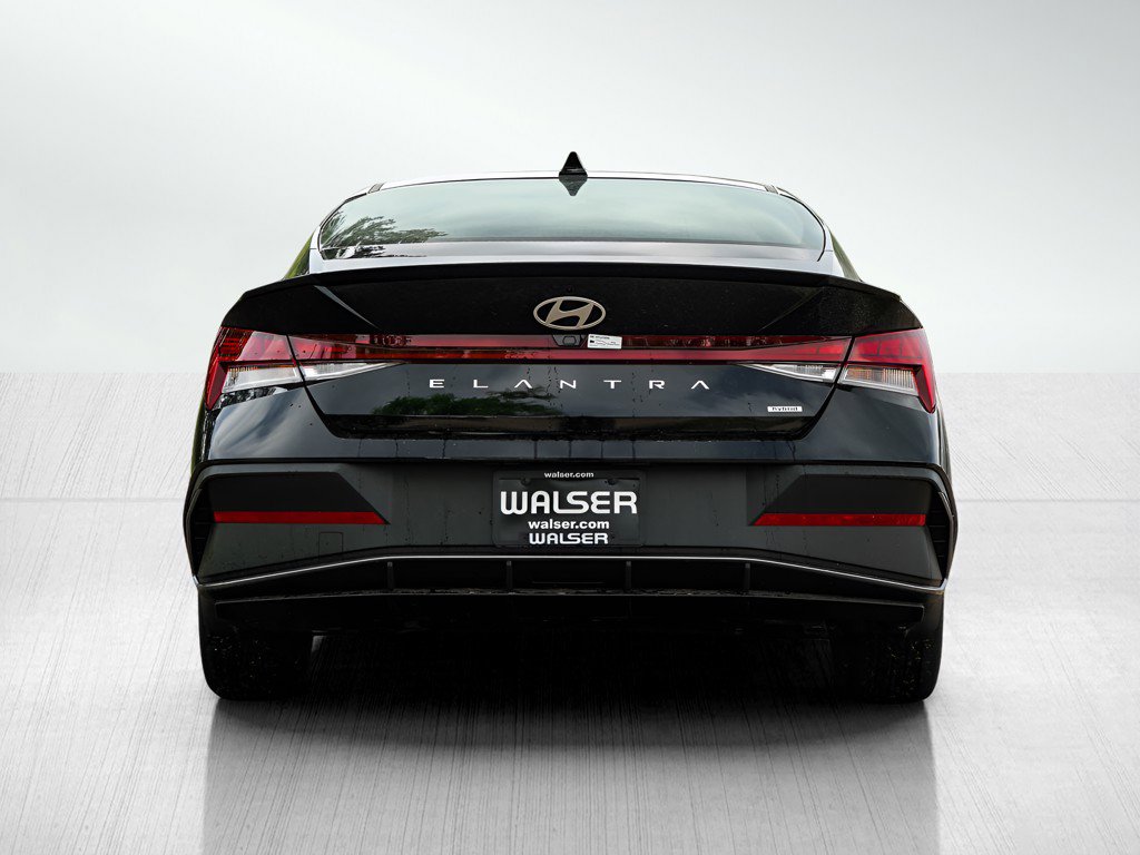 2025 Hyundai Elantra Hybrid SEL Sport photo 4