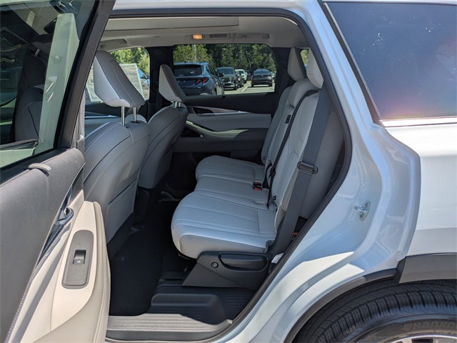 2026 Infiniti QX60 Luxe photo 15
