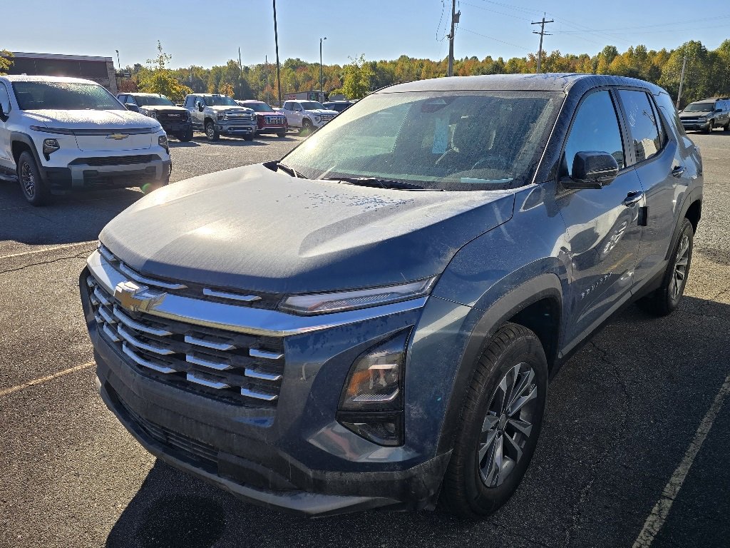 2026 Chevrolet Equinox LT photo 2