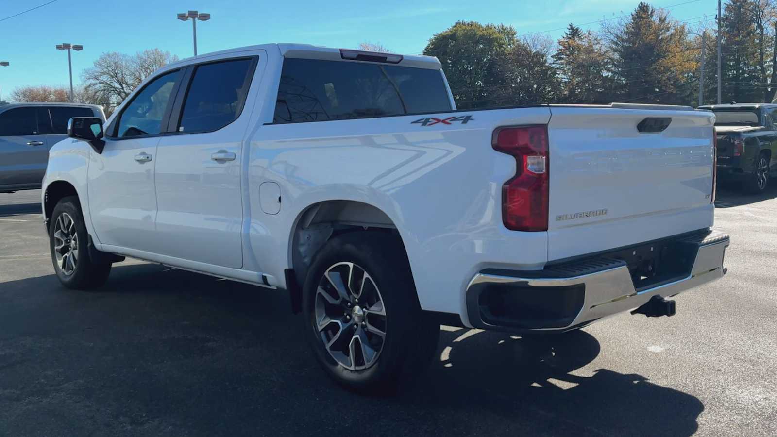 2024 Chevrolet Silverado 1500 LT photo 4