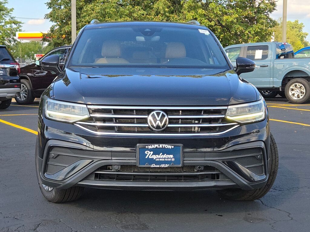 2023 Volkswagen Tiguan SE photo 2