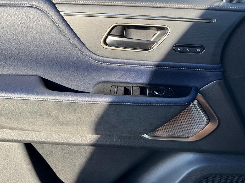 2026 Infiniti QX80 Sensory photo 15