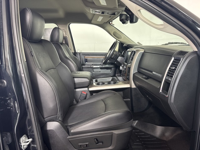 2017 Ram 1500 Laramie photo 4