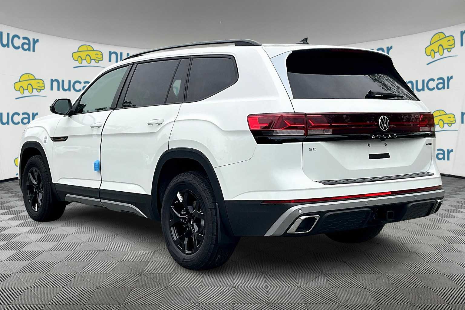 2025 Volkswagen Atlas Peak Edition SE photo 4