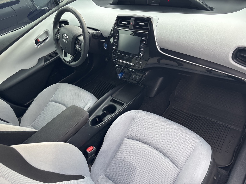 2022 Toyota Prius LE AWD-e photo 17