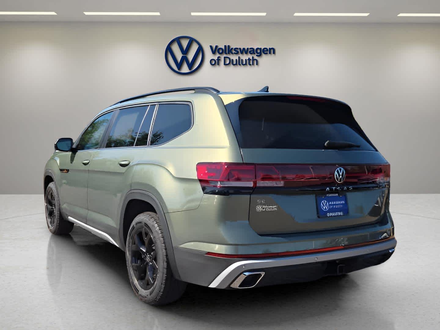 2026 Volkswagen Atlas Peak Edition SE photo 2
