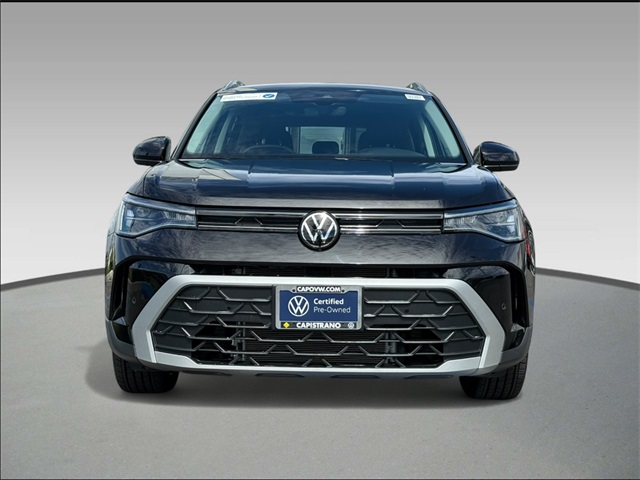 2025 Volkswagen Taos SE photo 2