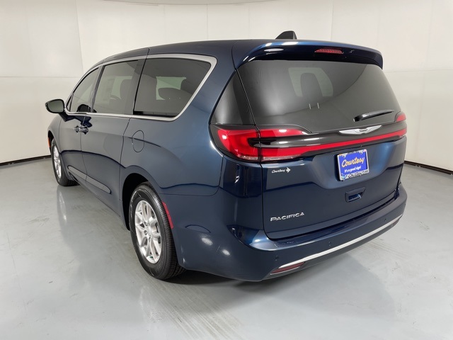 2025 Chrysler Pacifica photo 6