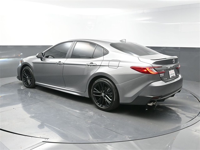 2025 Toyota Camry SE photo 4