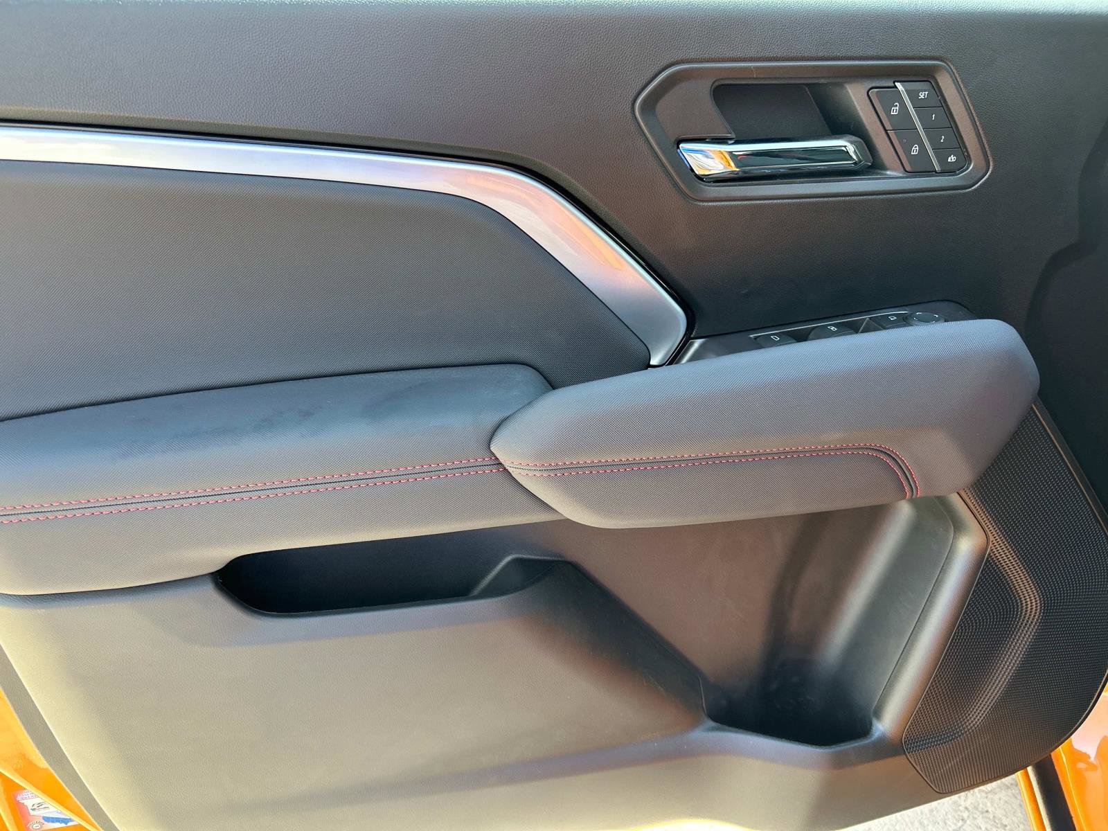 2025 Chevrolet Colorado Z71 photo 18