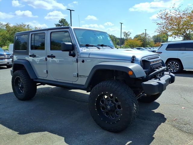 2014 Jeep Wrangler Unlimited Rubicon photo 3
