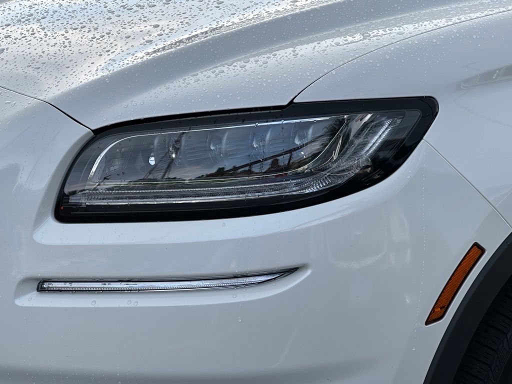 2022 Lincoln Nautilus Black Label photo 10