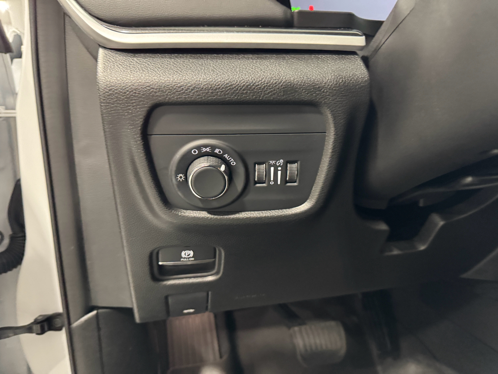 2023 Jeep Grand Cherokee Laredo Altitude photo 24
