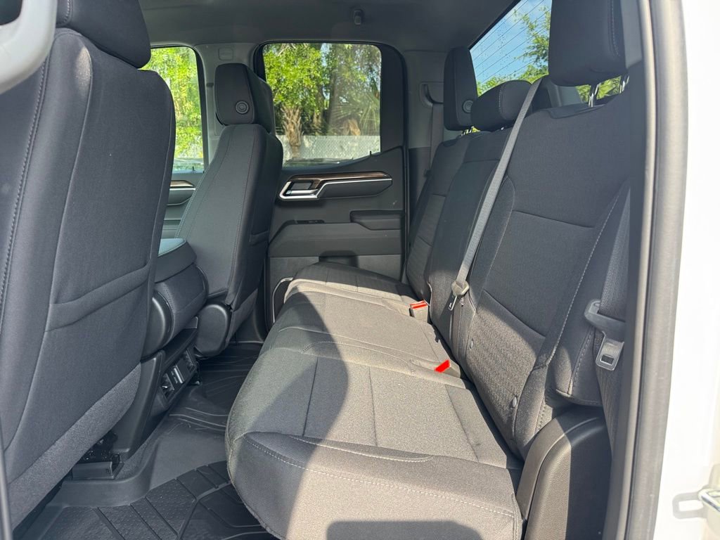 2025 Chevrolet Silverado 1500 RST photo 9