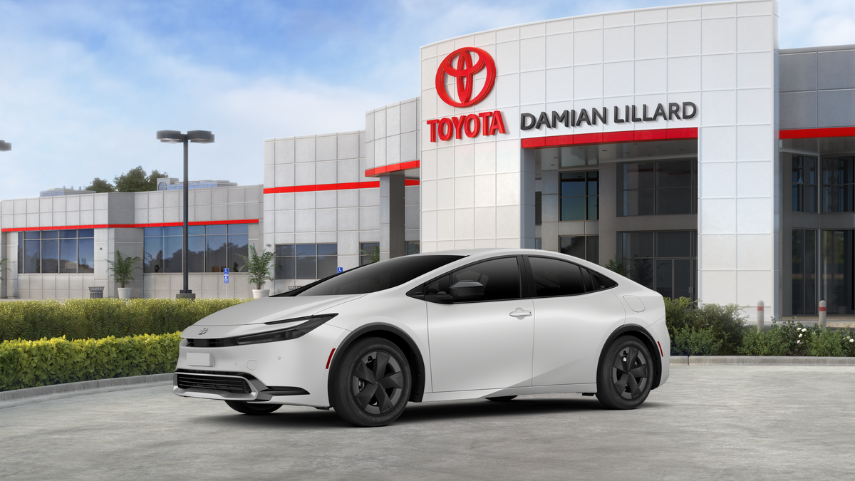 2026 Toyota Prius Plug-in Hybrid SE photo 2