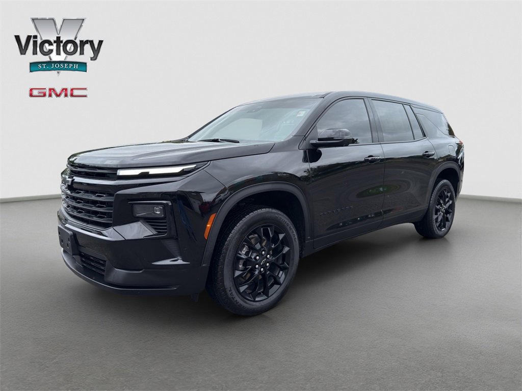 2024 Chevrolet Traverse LS photo 3