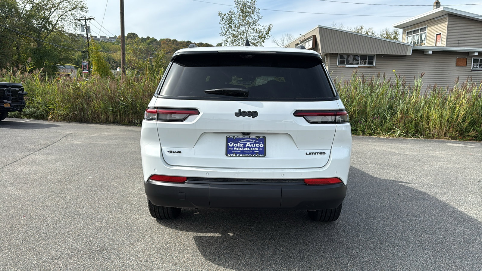 2025 Jeep Grand Cherokee Limited photo 3