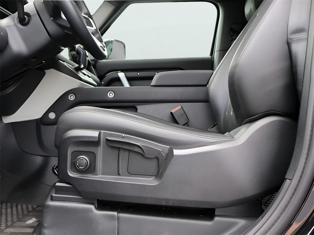 2022 Land Rover Defender 90 X-Dynamic S photo 35