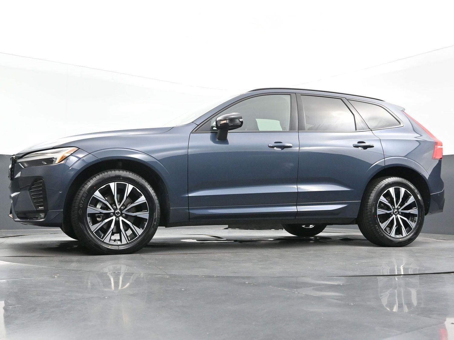 2024 Volvo XC60 Plus photo 42