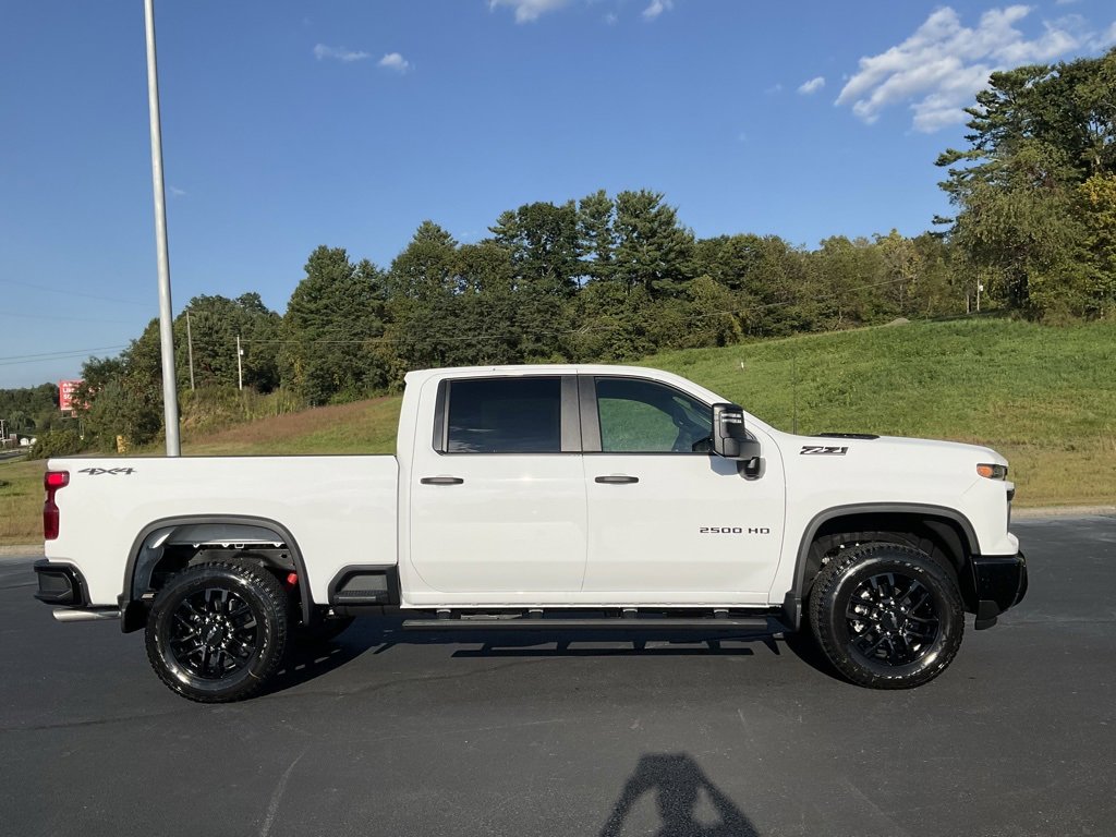 2025 Chevrolet Silverado 2500HD Custom photo 19