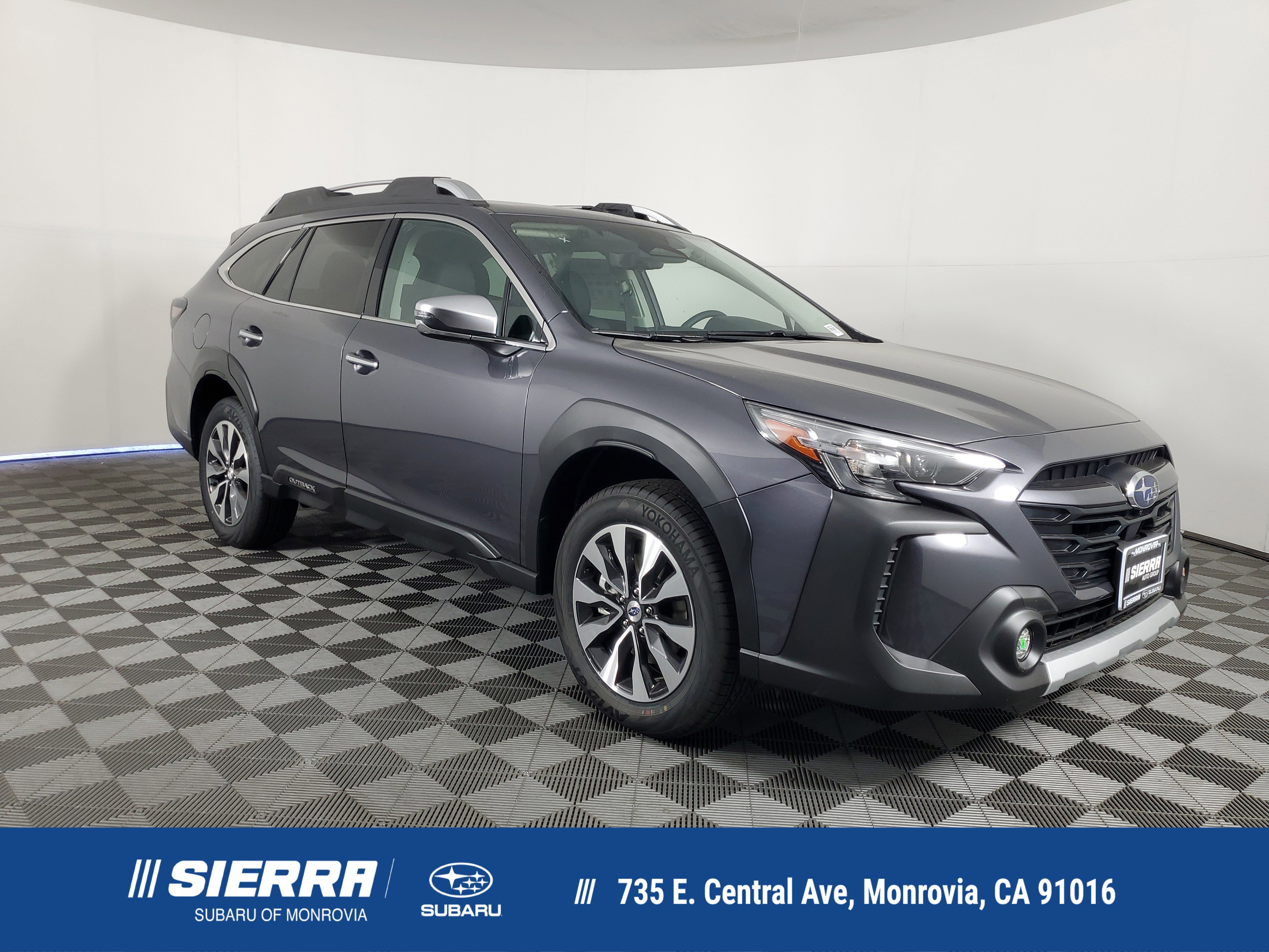 2025 Subaru Outback Touring's photo