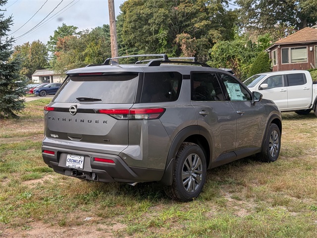 2025 Nissan Pathfinder SV photo 3