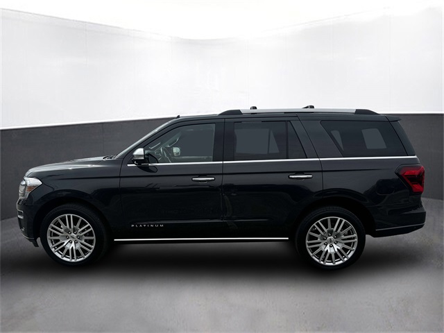 Used 2024 Ford Expedition Platinum with VIN 1FMJU1M85REA09321 for sale in Kansas City