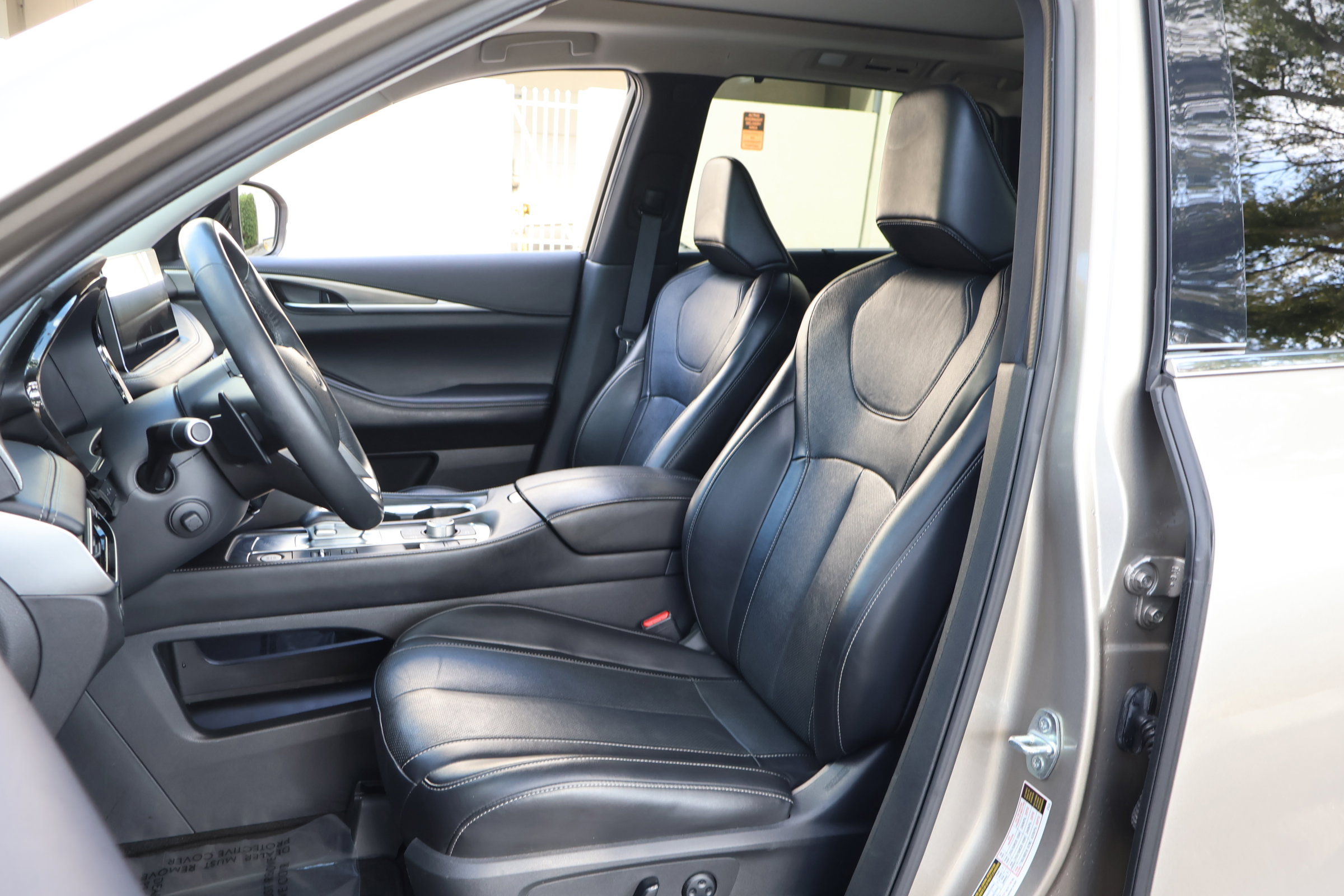 2022 Infiniti QX60 Luxe photo 2