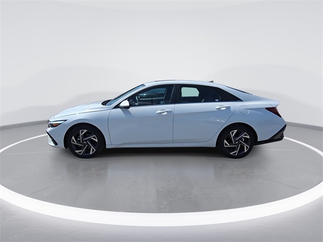 2025 Hyundai Elantra SEL Convenience photo 5