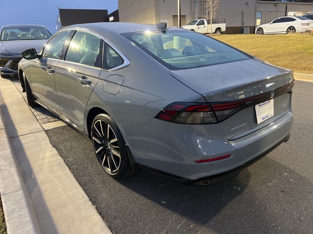 2025 Honda Accord Hybrid Touring photo 3