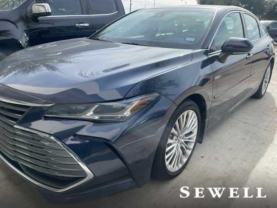 2019 Toyota Avalon Limited's photo