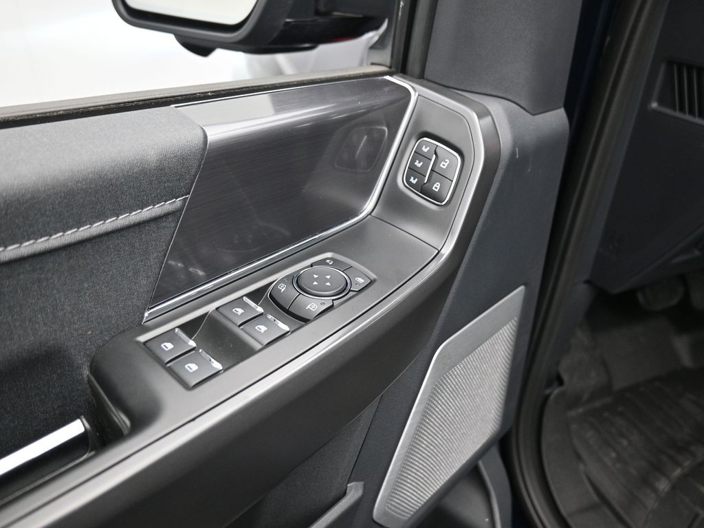 2024 Ford F-150 Lariat photo 6