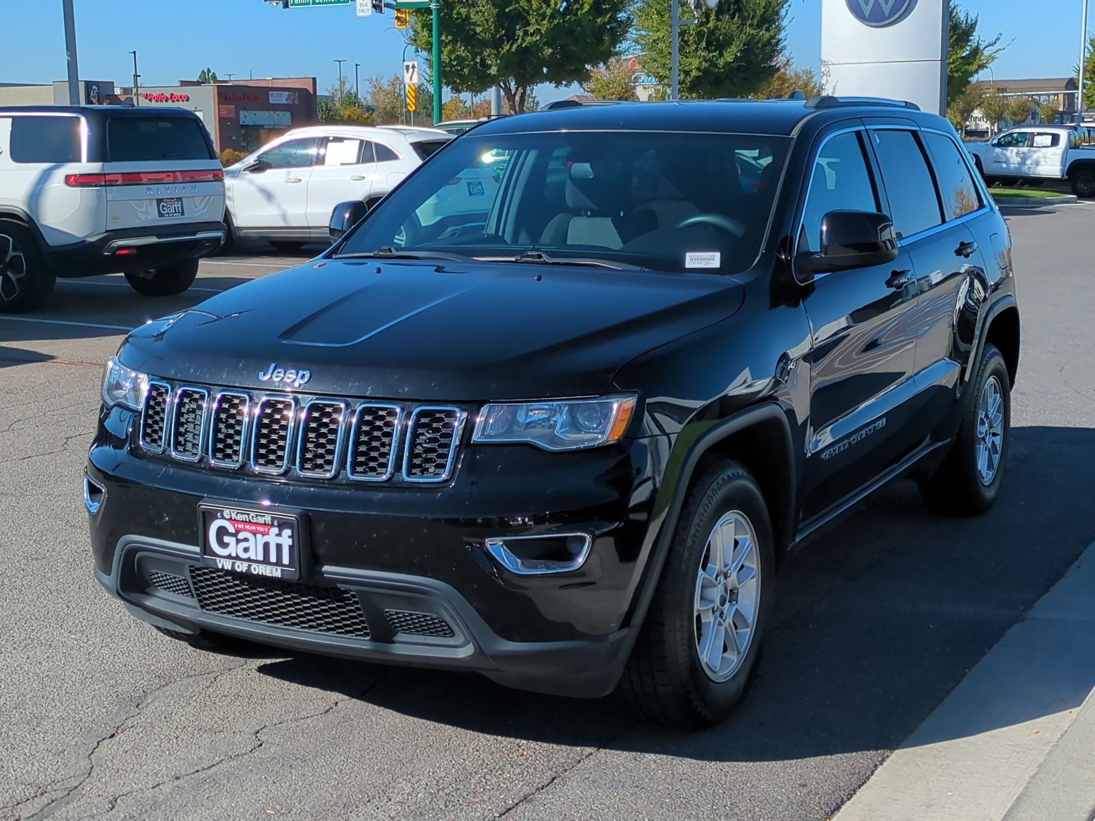 2018 Jeep Grand Cherokee Laredo E photo 4
