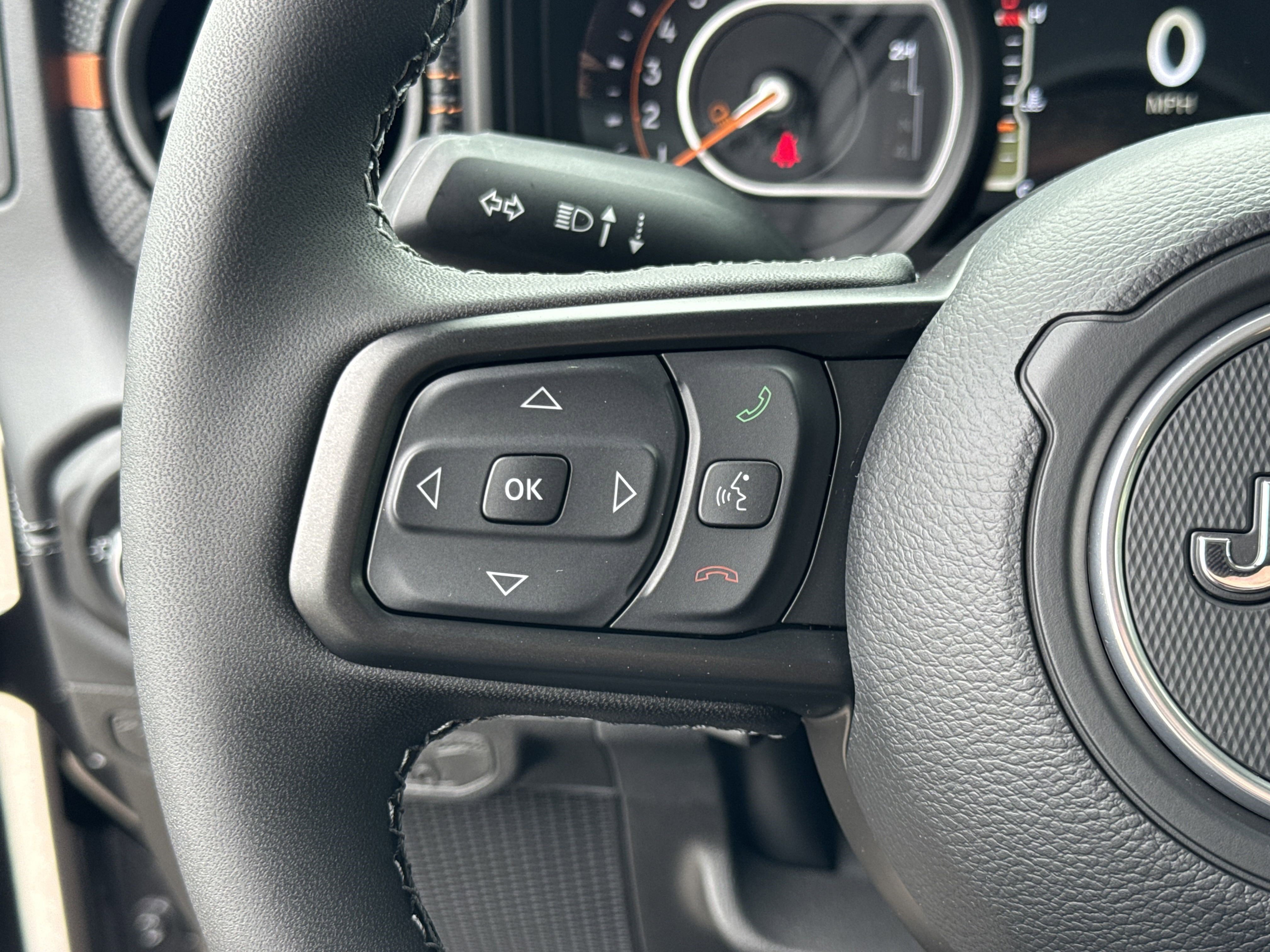 2025 Jeep Gladiator Mojave photo 2