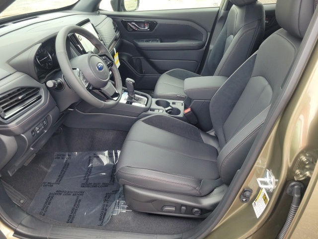 2025 Subaru Forester Touring photo 7