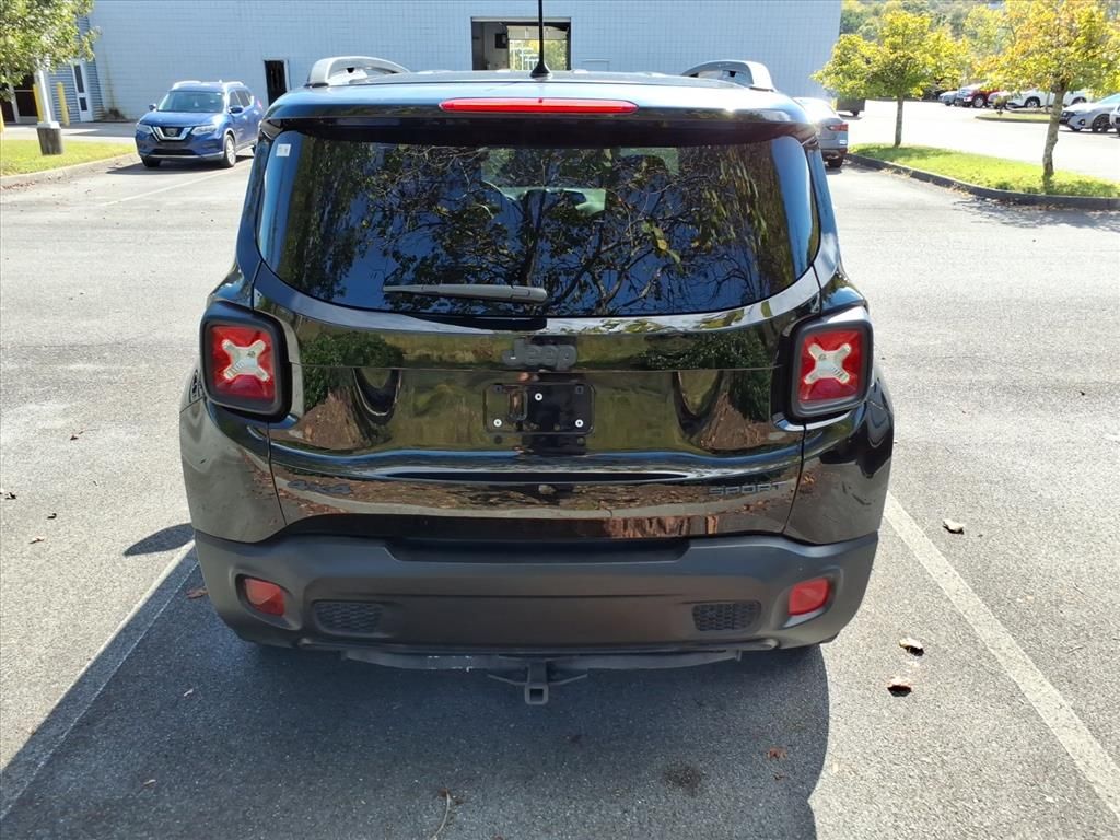 2017 Jeep Renegade Sport photo 4