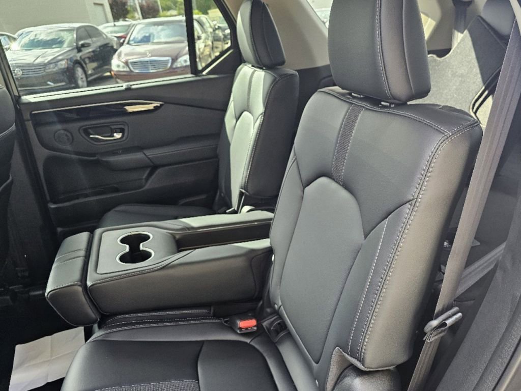 2025 Honda Pilot Touring photo 23