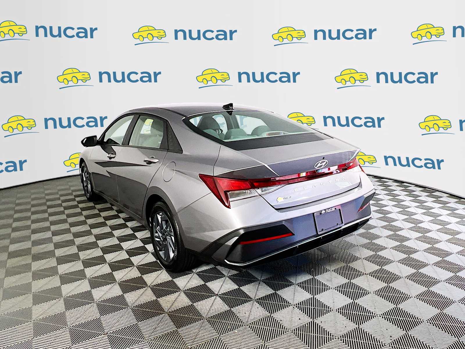 2024 Hyundai Elantra SEL photo 5
