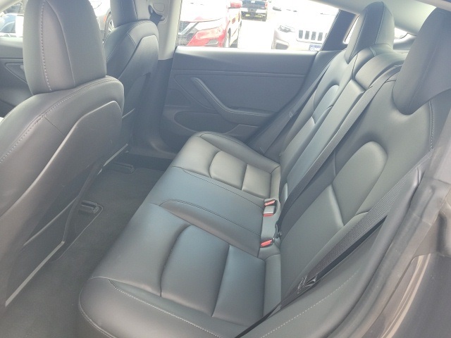 2018 Tesla Model 3 Long Range photo 12