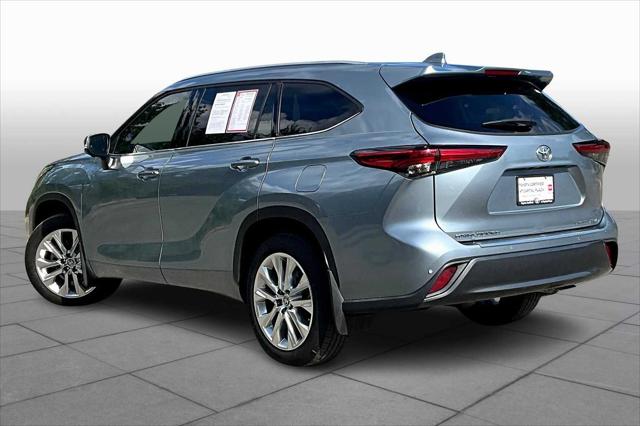 2023 Toyota Highlander Limited photo 11