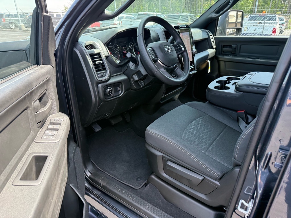 2025 Ram 2500 Tradesman photo 3