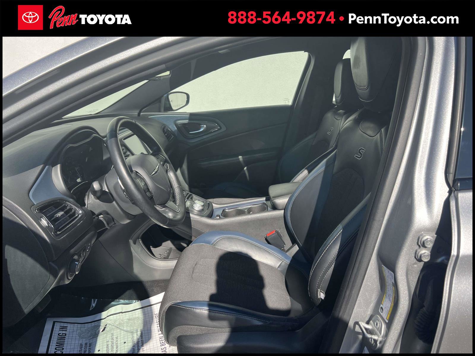 2016 Chrysler 200 S photo 10