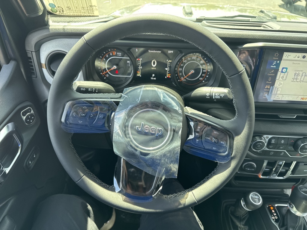 2025 Jeep Gladiator Sport photo 2